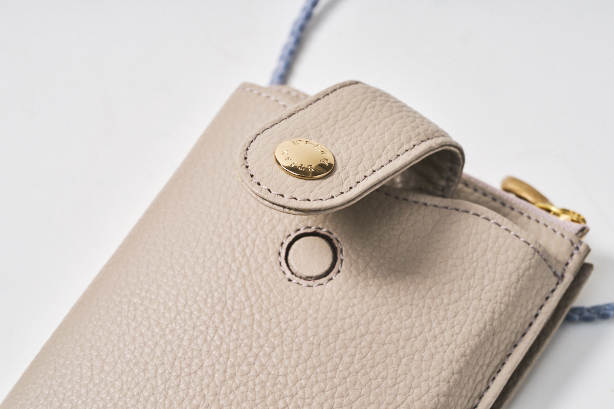 ハンズフリーで旅も便利】ラルコバレーノほか 財布機能付き「優秀