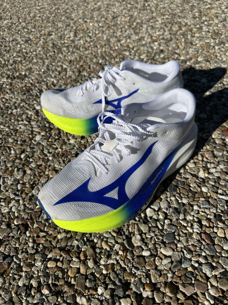 軽いだけじゃない」スピードを求めるランナーに最適な、ミズノの