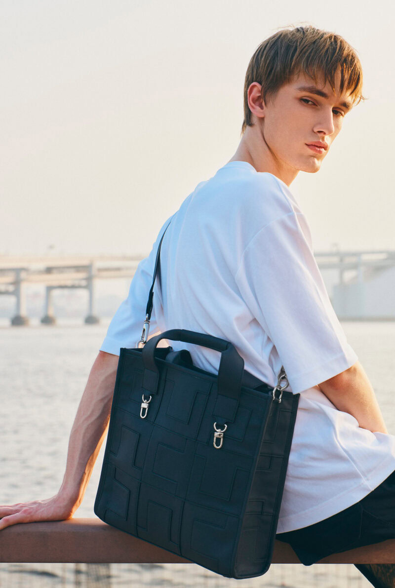 LEXUSのレザーシート廃材が、上質なバッグに！｜【公式】MonoMasterWeb