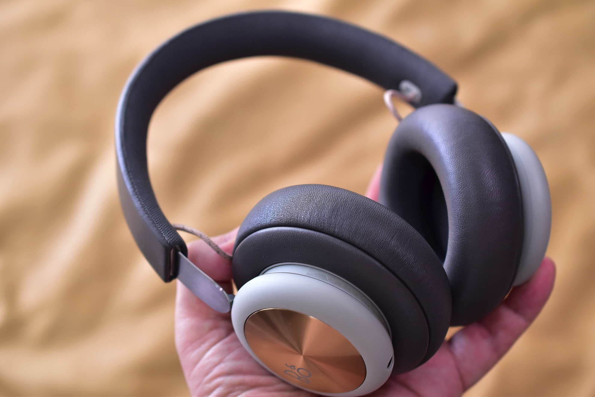 Beoplay H4 ワイヤレスヘッドホン レビュー。この感動を伝えたい！