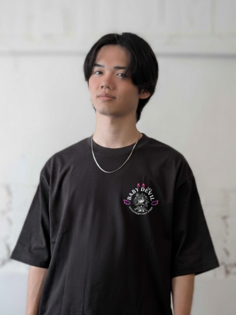 ◤Tシャツ◢ 逢魔きららコラボ Tシャツ – MOLZ MART