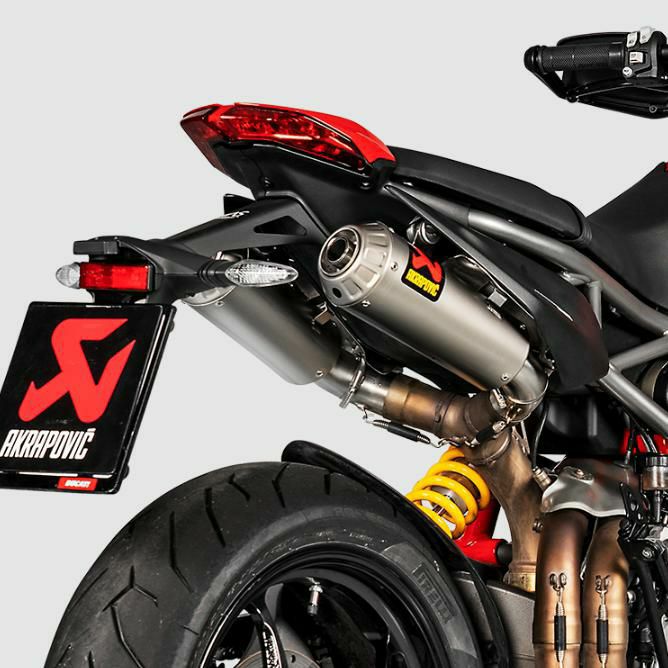 アクラポビッチ製のDUCATI ハイパーモタード 950/950 SP (2019-2024