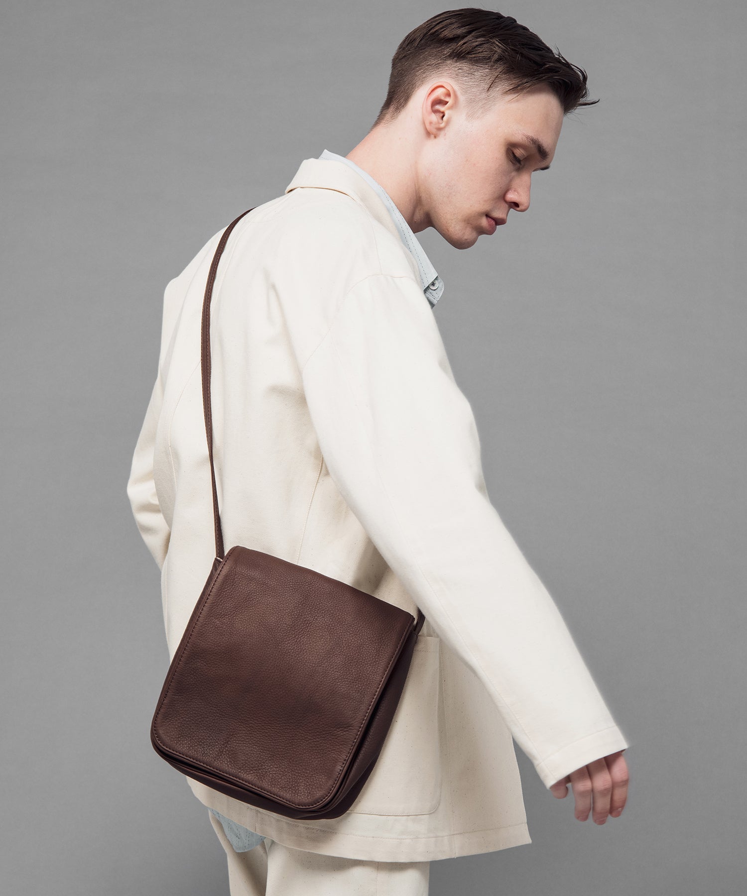 一部予約商品】IMPERMA-LEATHER / SMART MAIL BAG / ME639 – MR.OLIVE