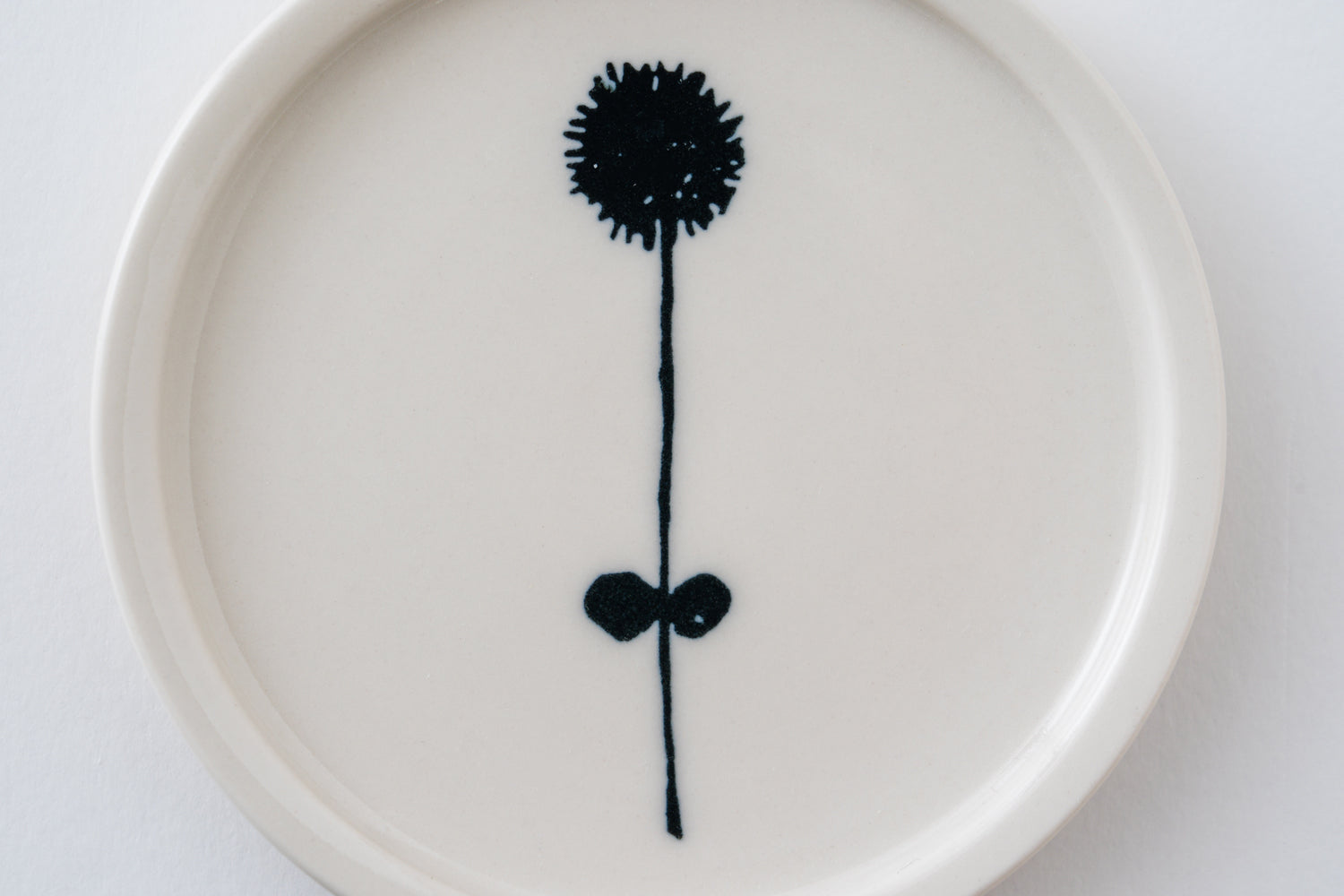 PIKKU 小皿 HANANEGI | 石本藤雄デザインの食器、雑貨の通販ムスタキビ