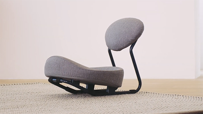 ストレッチの習慣化に！ 美姿勢をサポートする開脚チェア「Re STReTCH