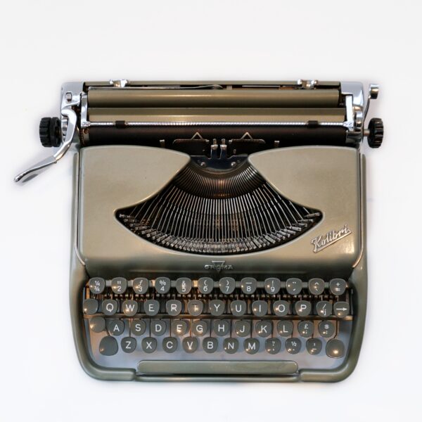 Groma Kolibri Typewriter For Sale - My Cup Of Retro Typewriter