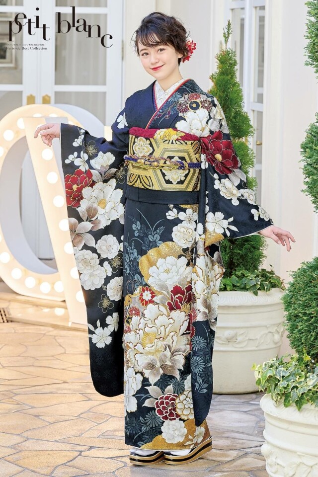 振袖レンタル おりえん｜大阪堺市の振袖 /紺色/ゴールド色/キュート/花