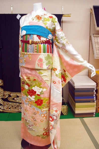 御福まつかわやの振袖 /ピンク色/古典/花柄/ 藤井寛 手描き挿友禅金彩