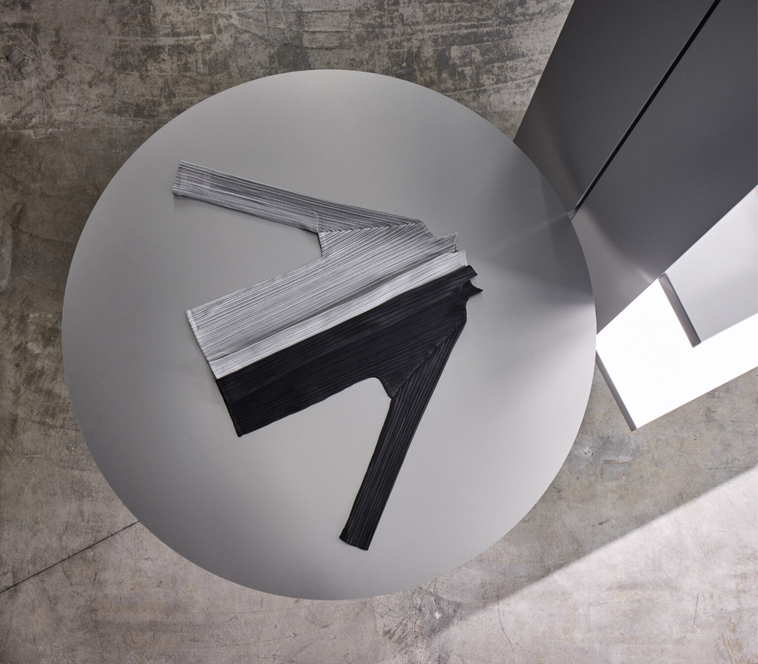 PLEATS PLEASE ISSEY MIYAKE – ISSEY MIYAKE | Nao Tamura