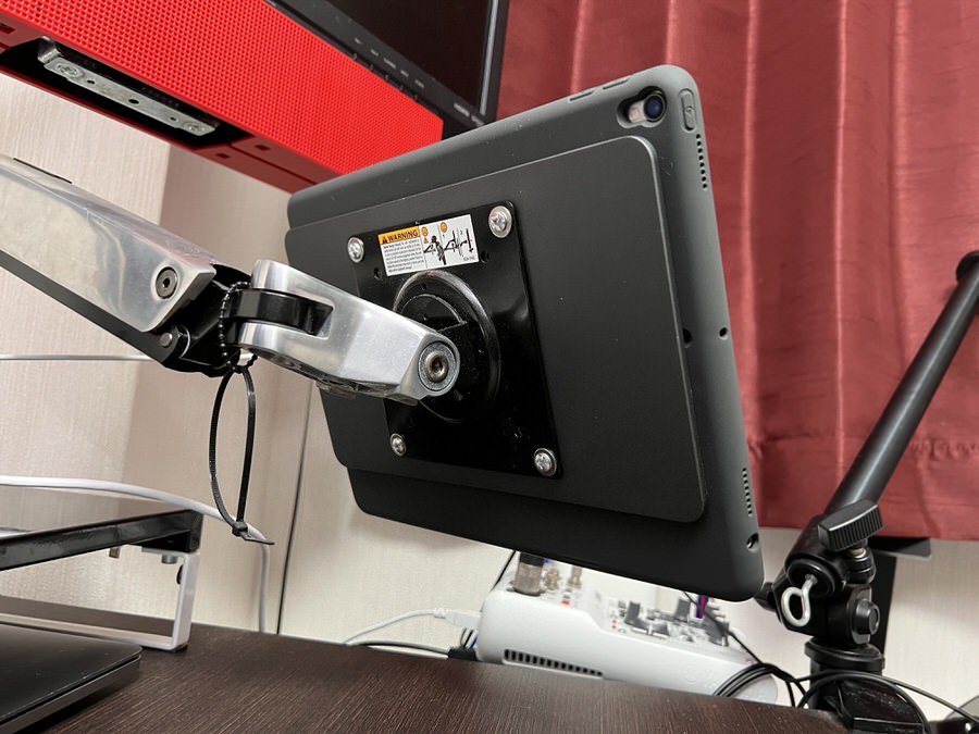 MagFloレビュー。VESA対応のiPad専用モニターアームマウント。