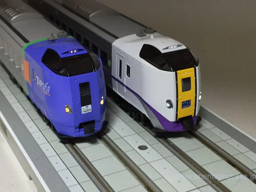 キハ261系1000番台 新塗装 スーパー北斗編成で入線です。TOMIX 98232