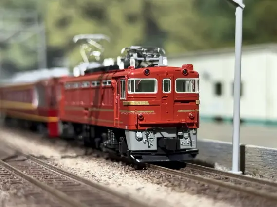 ED75 700番台 前期形 オリエントサルーン色が入線しました。 KATO 3075