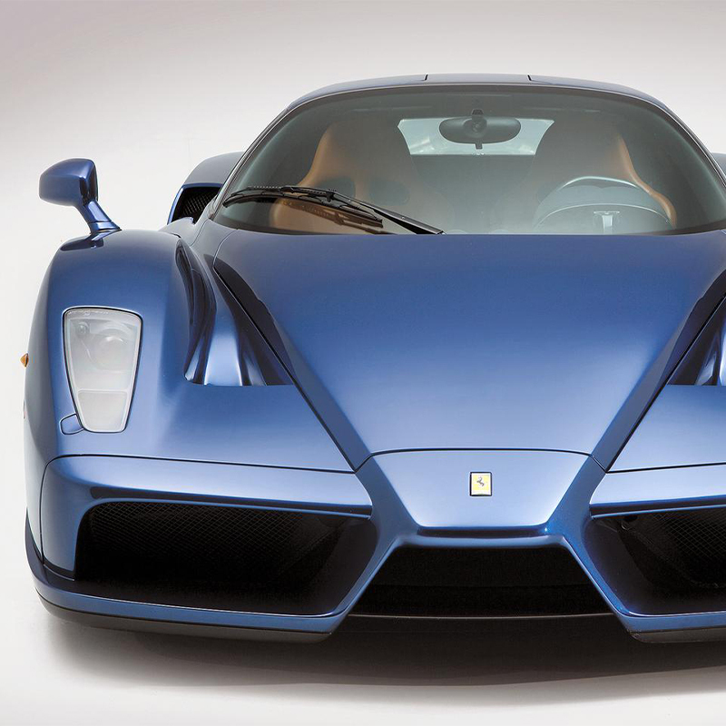 フェラーリ エンツォフェラーリは、創業55周年を記念して製造された399