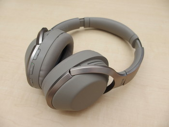 ソニー、手をかざすと周囲の音が聴こえるノイズキャンセル＋BT