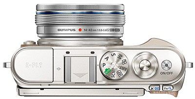 オリンパス、スマホへ簡単に転送できるミラーレス「E-PL9」 | マイナビ