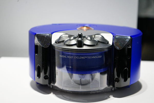 ついに本命? ダイソンがロボット掃除機「Dyson 360 Heurist」を発表