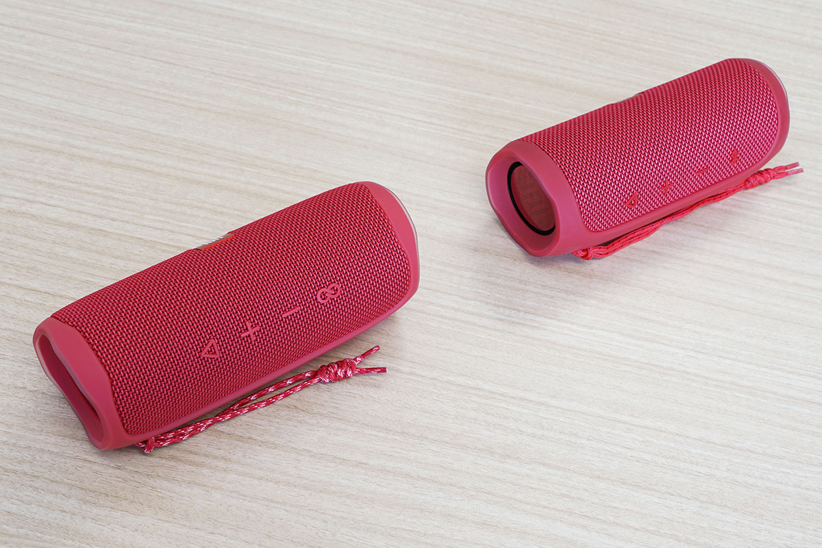 JBL、ボトルサイズで12時間聴ける防水Bluetoothスピーカー「FLIP5