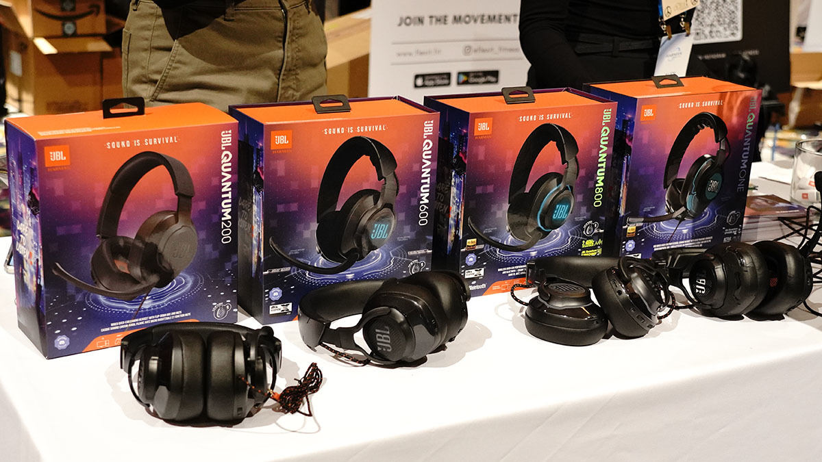 JBL初のゲーミングヘッドセット「Quantum」、独自の音響技術採用 - CES