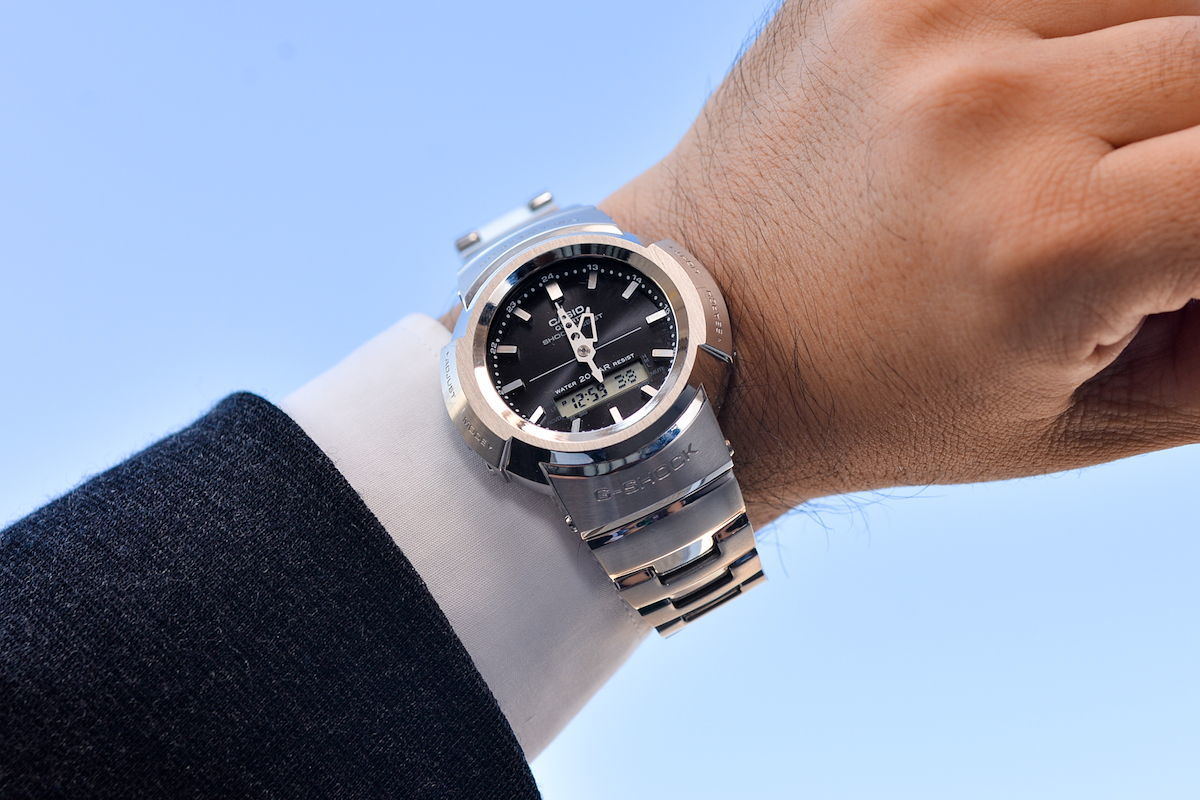 G-SHOCK新作を写真で - レトロフューチャーが薫る最新フルメタル「AWM