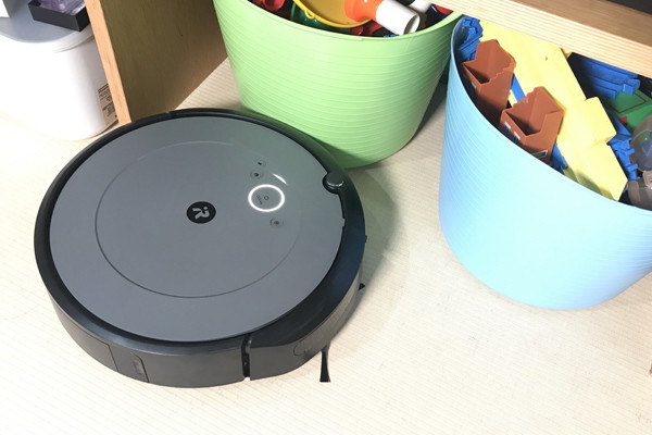 新ルンバ「i2」レビュー - 実家の親に贈りたい！ シンプル＆堅実な