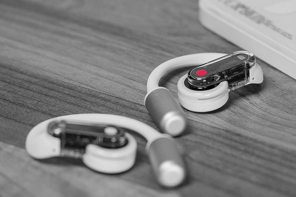 Nothing初のオープンイヤーイヤホン「Ear (open)」、日常にとけ込む