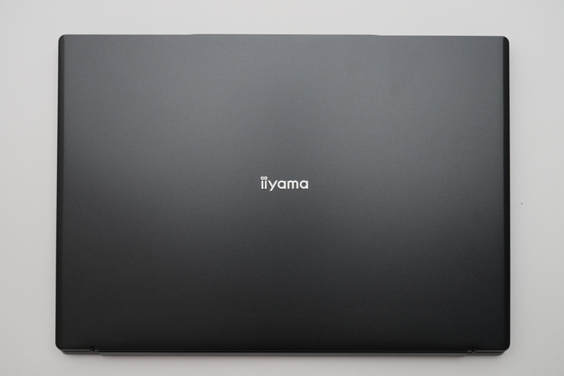 Intel Core Ultraプロセッサー採用の1kg切りモバイル特化ノートPC