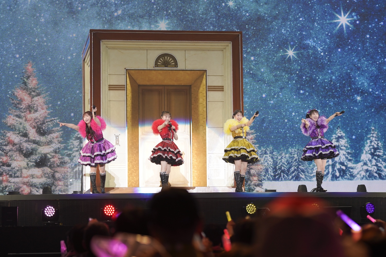 ももクロが恒例の冬ライブ「ももいろクリスマス」を開催 / 今年は“体感