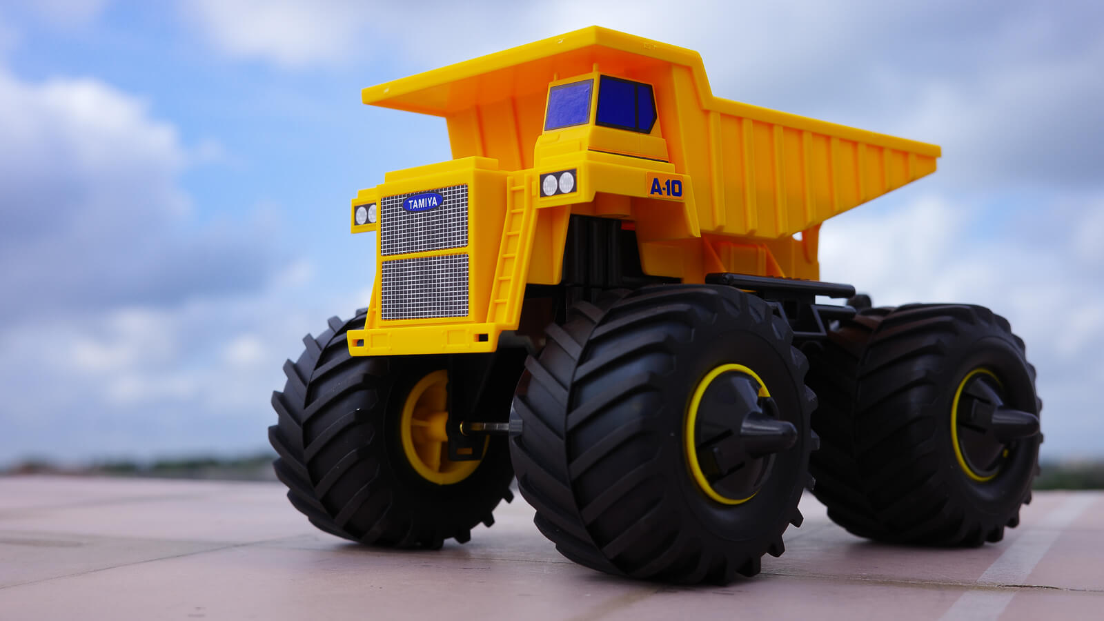 花金だ！仕事帰りに買うプラモ。夏休みはワイルドに爆走しようぜ