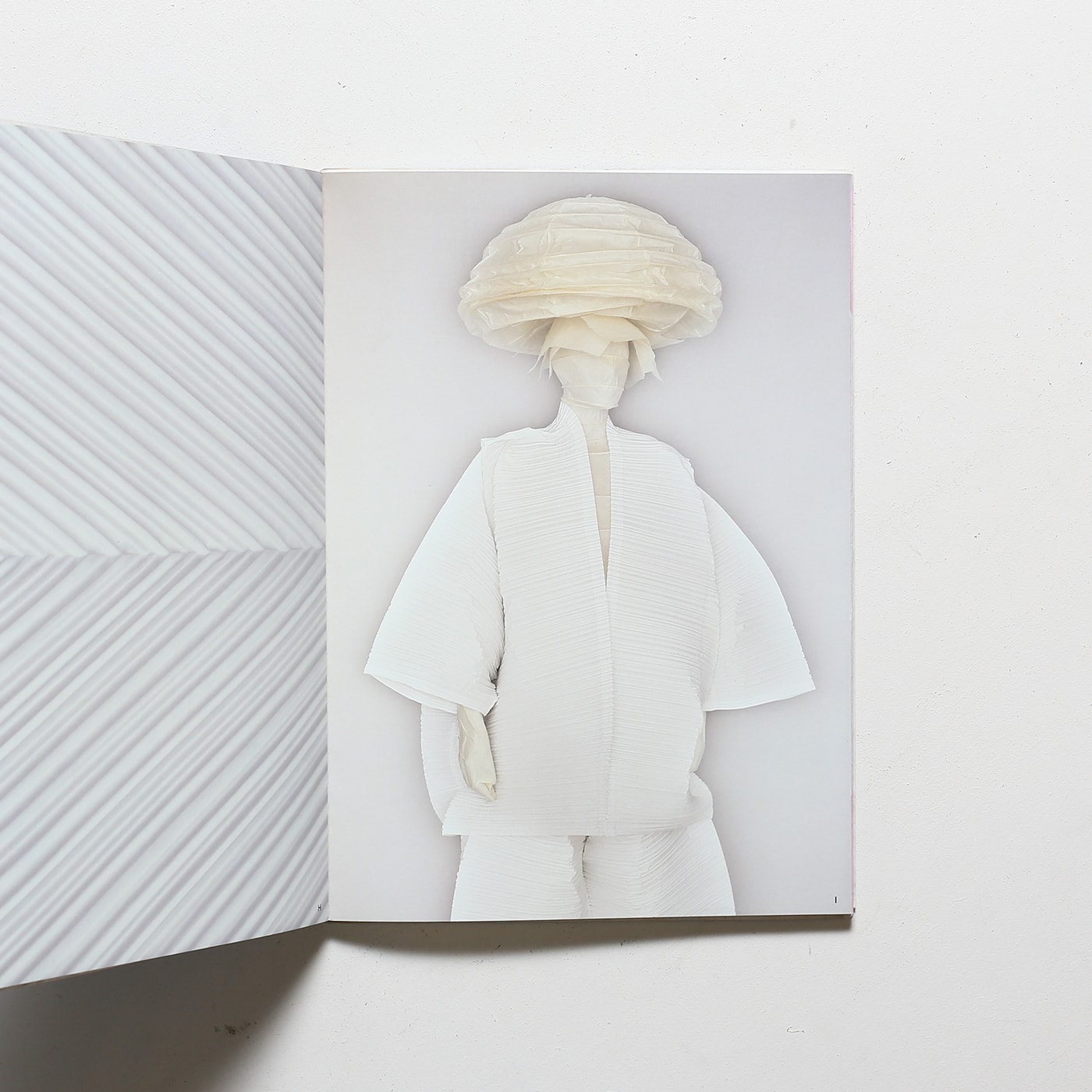 イサム・ノグチと三宅一生 Arizona | 丸亀市猪熊弦一郎現代美術館