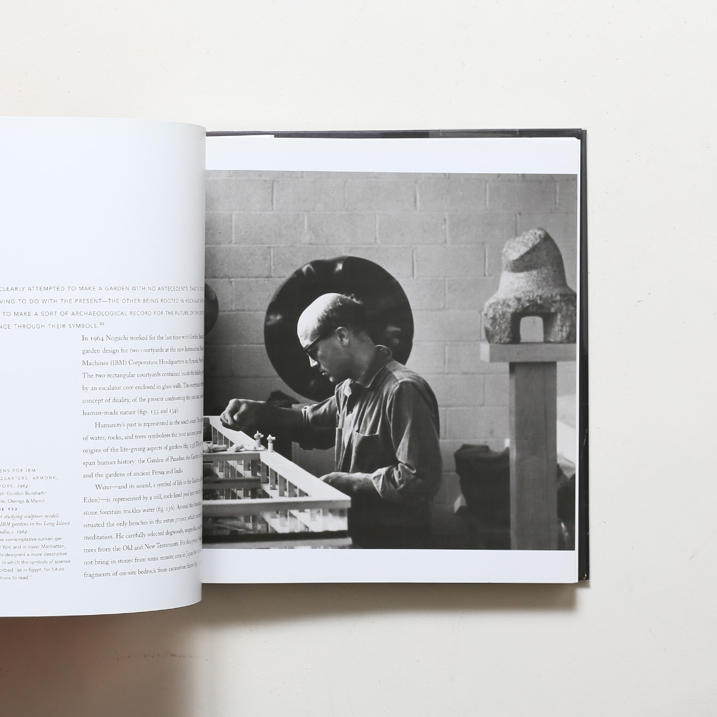 Isamu Noguchi: A Study of Space | イサム・ノグチ | nostos books