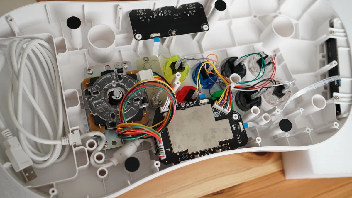 NEOGEO Arcade Stick PRO」三和電子製レバー&ボタンの取り換え手順と