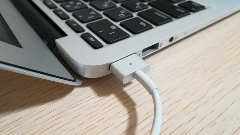 MacBook Air（11インチ、2012）の電源ケーブル交換｜OAR STYLE