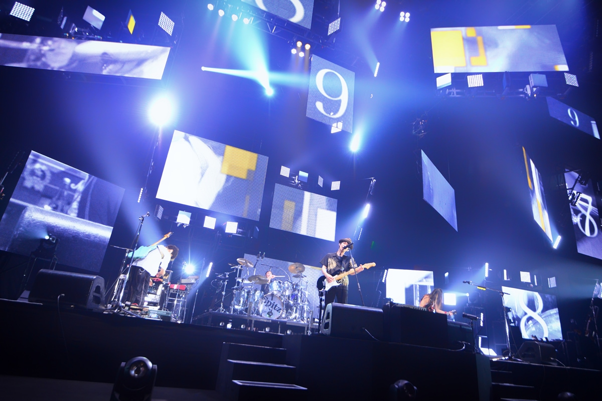 スピッツ結成30周年ツアー宮城で幕、ライブ映像作品＆6枚組アナログ盤