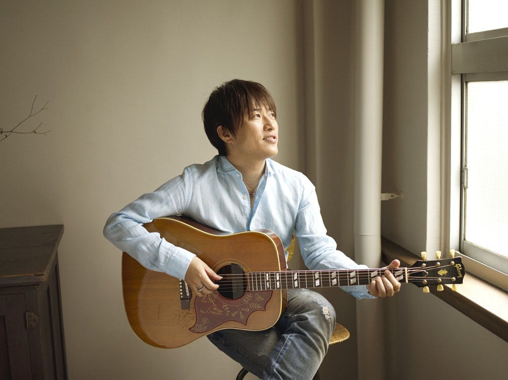 小渕健太郎がコブクロの歌声をギターで表現したインスト盤 - 音楽ナタリー