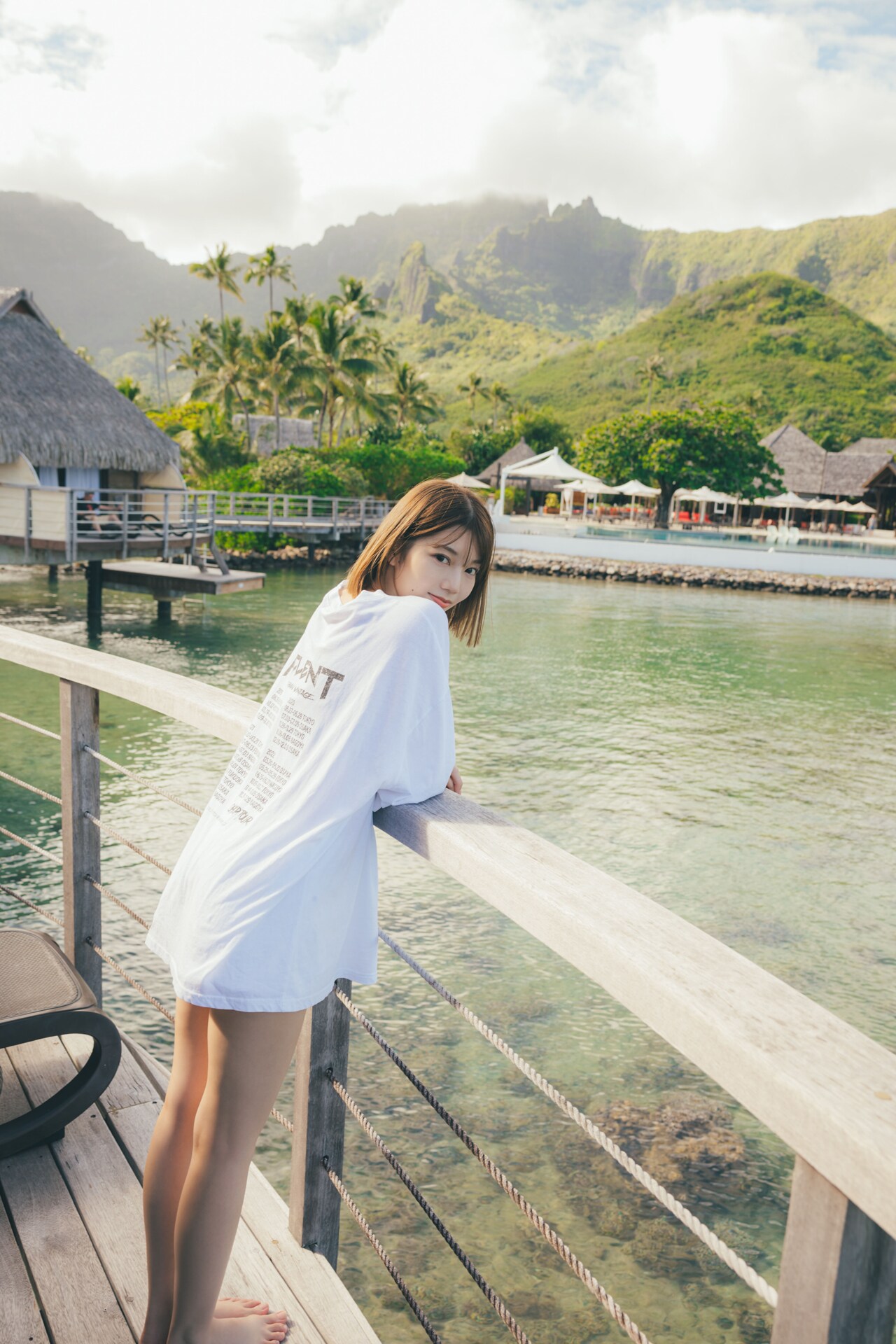 日向坂46高本彩花、Tシャツから美脚のぞかせる（コメントあり） - 音楽