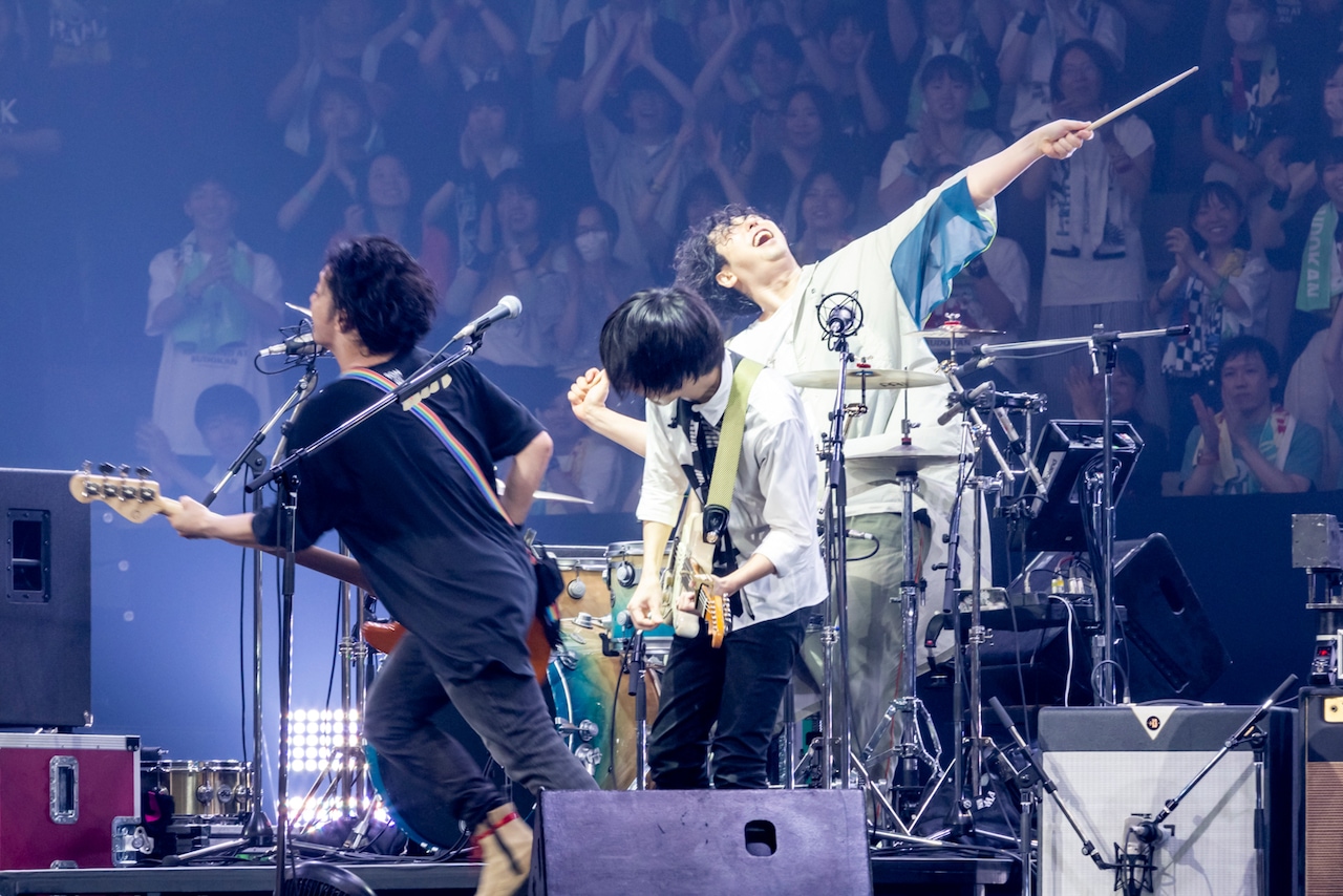 UNISON SQUARE GARDEN結成20周年武道館ライブ、観客と共有したロック
