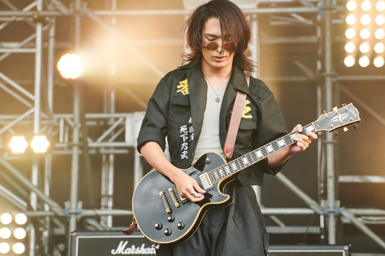 鈴木重伸（G / THE ORAL CIGARETTES）（撮影：釘野孝宏） [画像