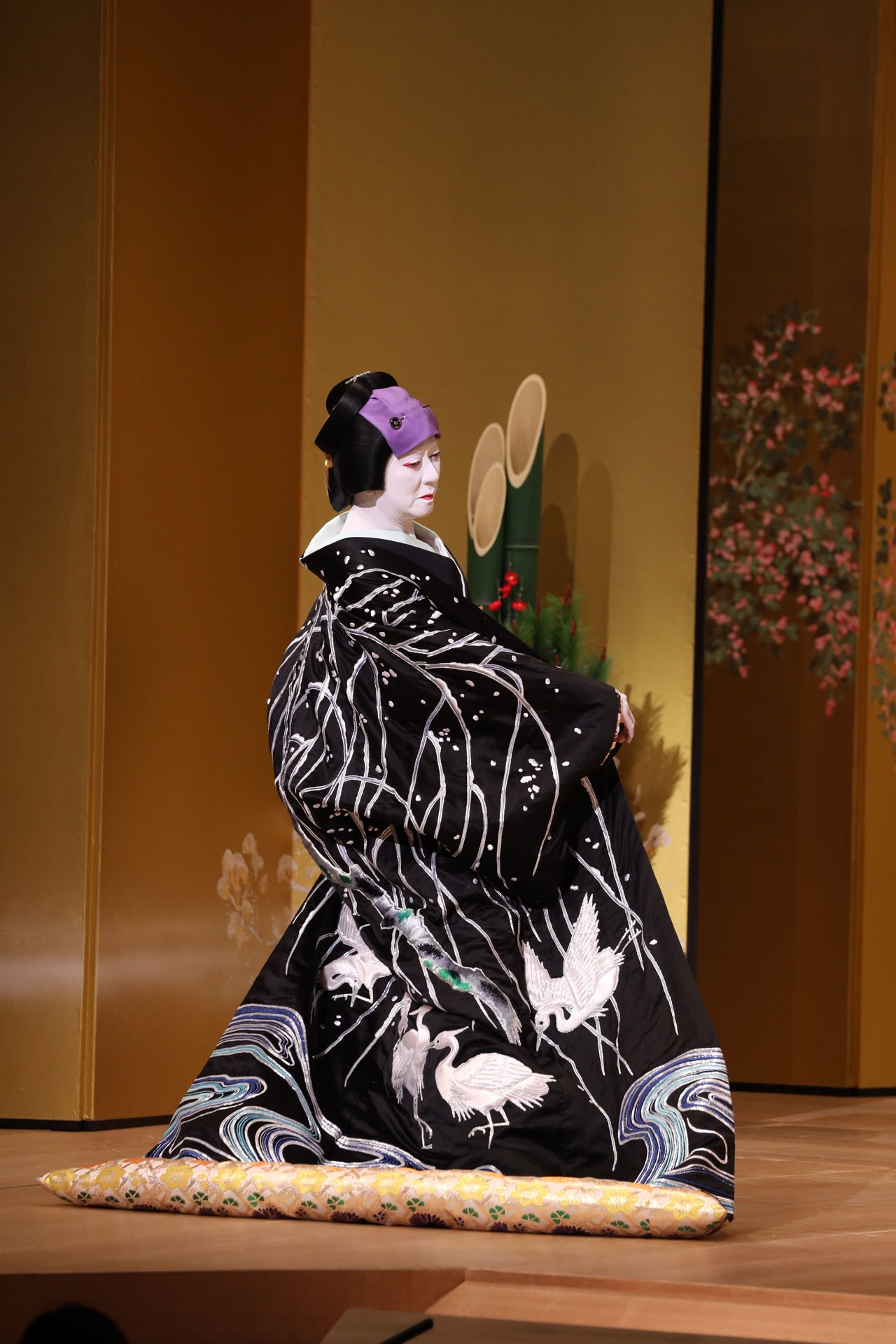 坂東玉三郎が「藤娘」踊る「初春特別舞踊公演」開幕、新たにあつらえた