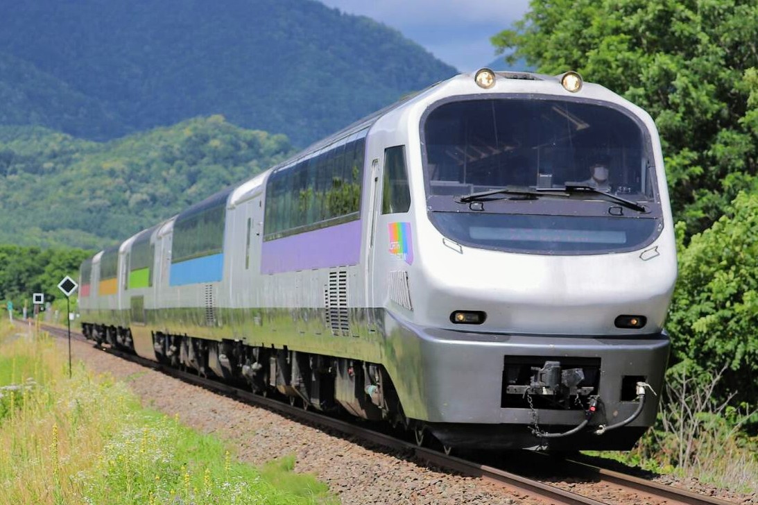 JR北海道 「ノースレインボーエクスプレス」 「ニセコ」キハ183系5200