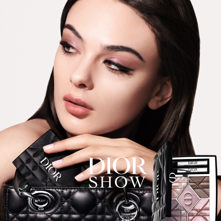 ディオールスキン フォーエヴァー トーンアップ グロウ クッション