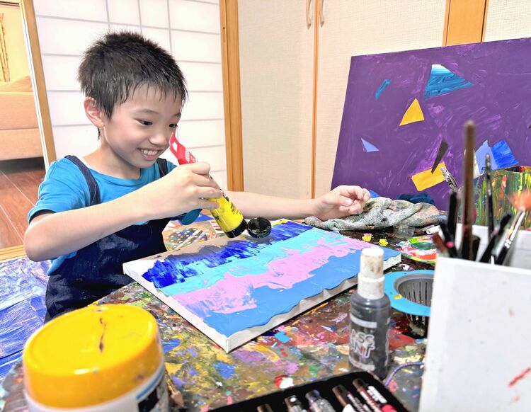 動画あり】8歳「ピカソのように描く」 インスタで創作動画175万回再生