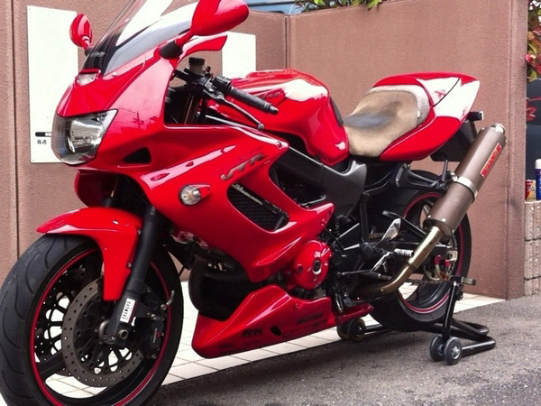 VTR1000F前後サスペンションのフルメンテナンスが完了いたし