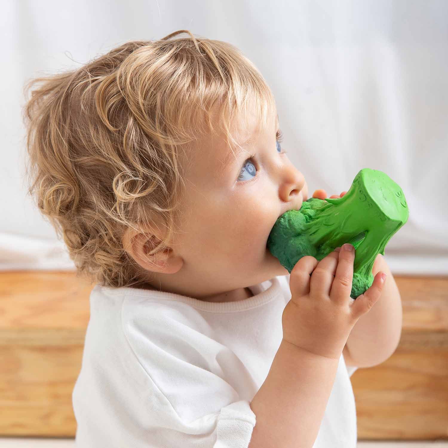 Brucy the Broccoli Baby Teether | Oli&Carol