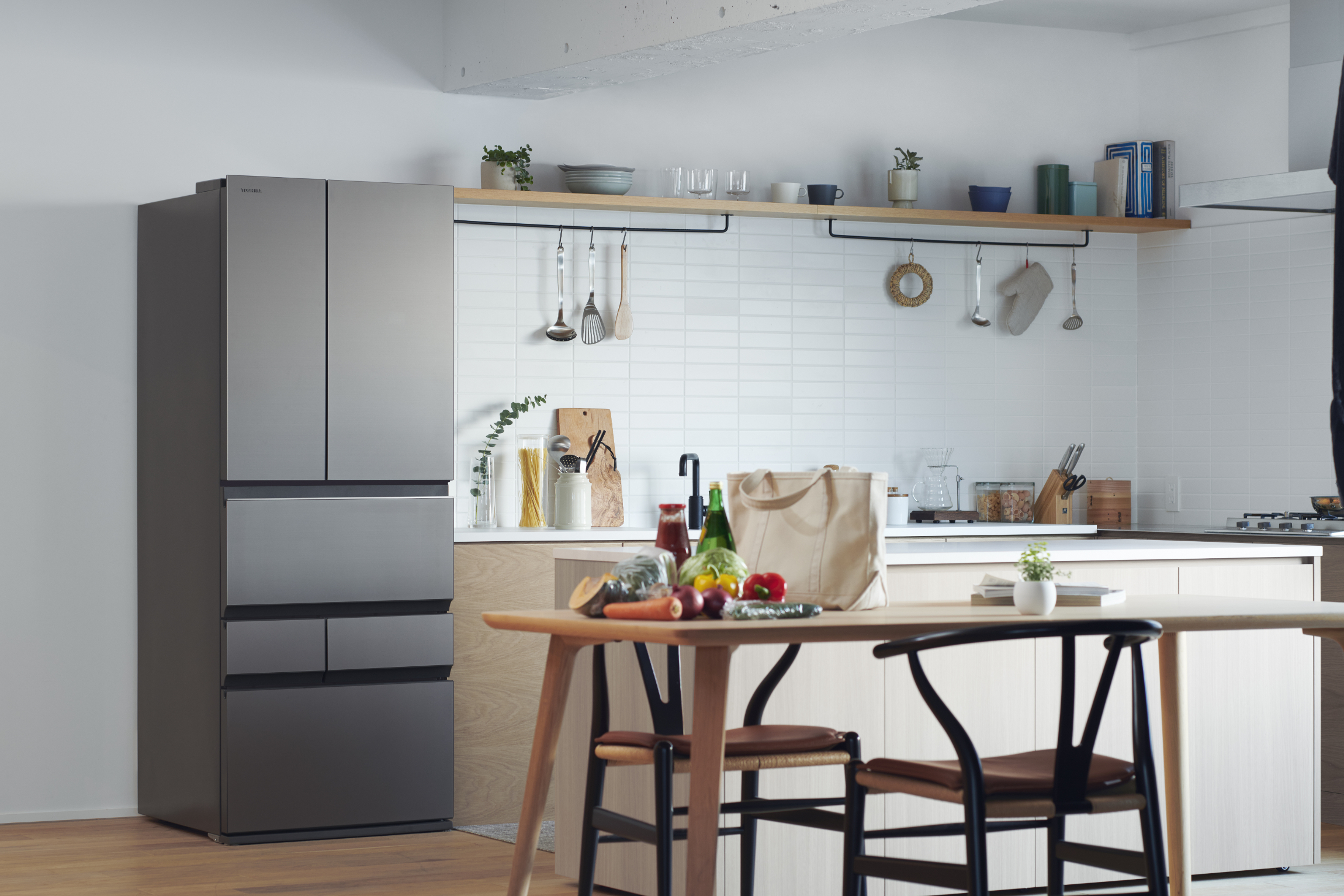 東芝から冷凍冷蔵庫「VEGETAベジータ」のフラッグシップモデル「FZS