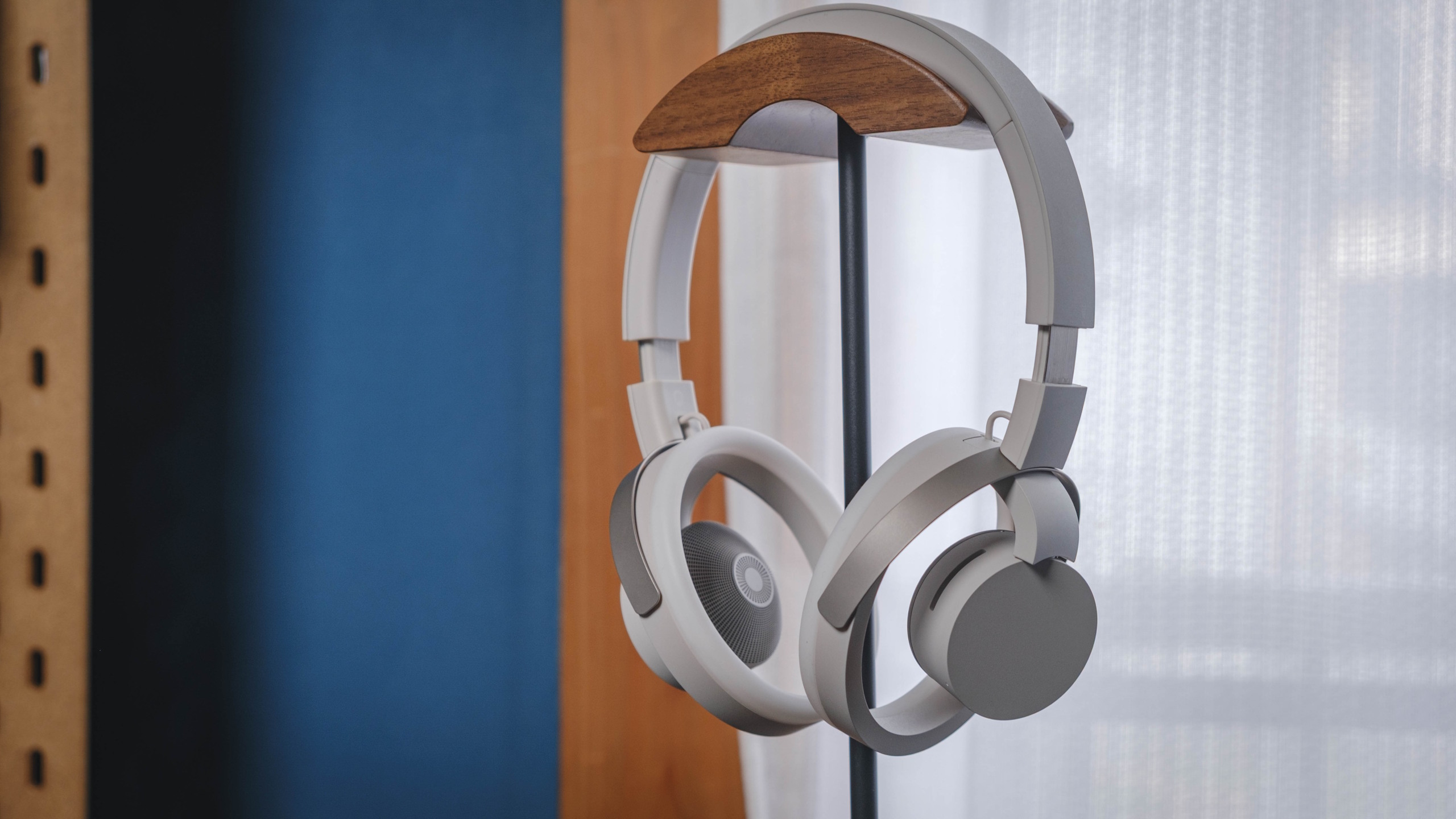 耳を塞がないヘッドホン「nwm ONE」は普段使いに最適かもしれない