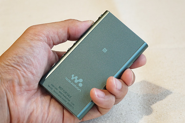 デザイン一新で、さらに進化したWALKMAN A50 実機レビュー！ - ONE'S
