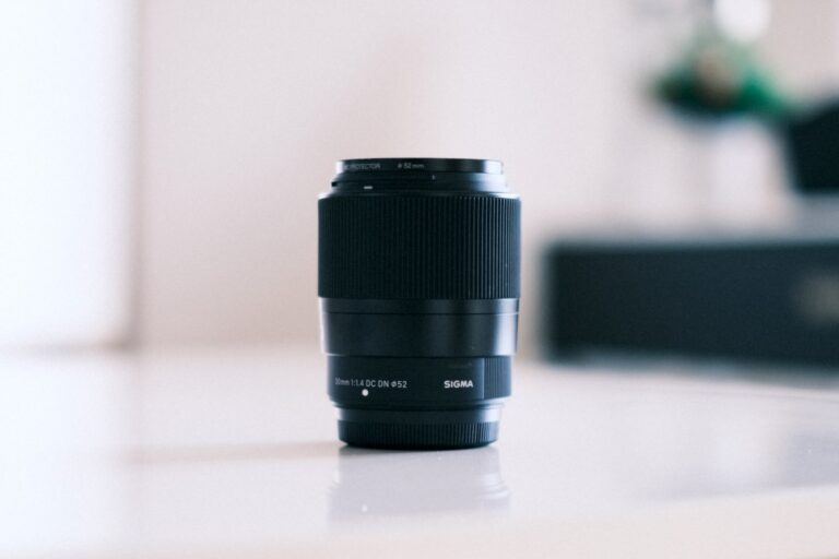 富士Xマウントの単焦点レンズSIGMA 30mm F1.4 DC DN Contemporaryを