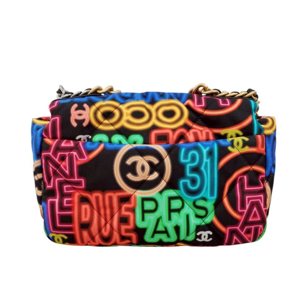 シャネル CHANEL AS1160 ネオンカラー キルティング フラップバッグ