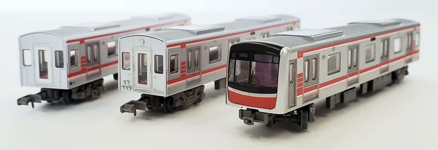 Osaka Metroグループのオリジナルグッズを制作・販売しています