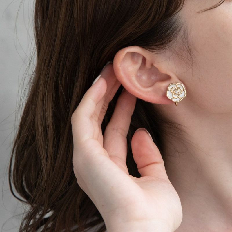 イヤリング ニッケルフリー 花 フラワー モノトーン ゴールド ライン